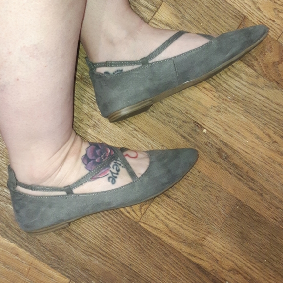 GAP grey suede high back ballerina flats - Picture 11 of 17